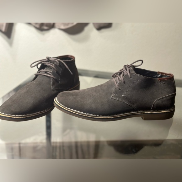 Reaction Kenneth Cole Other - Kenneth Cole Boots Mens 11 Reaction
Desert Ankle Chukka Lace Up dark gray suede